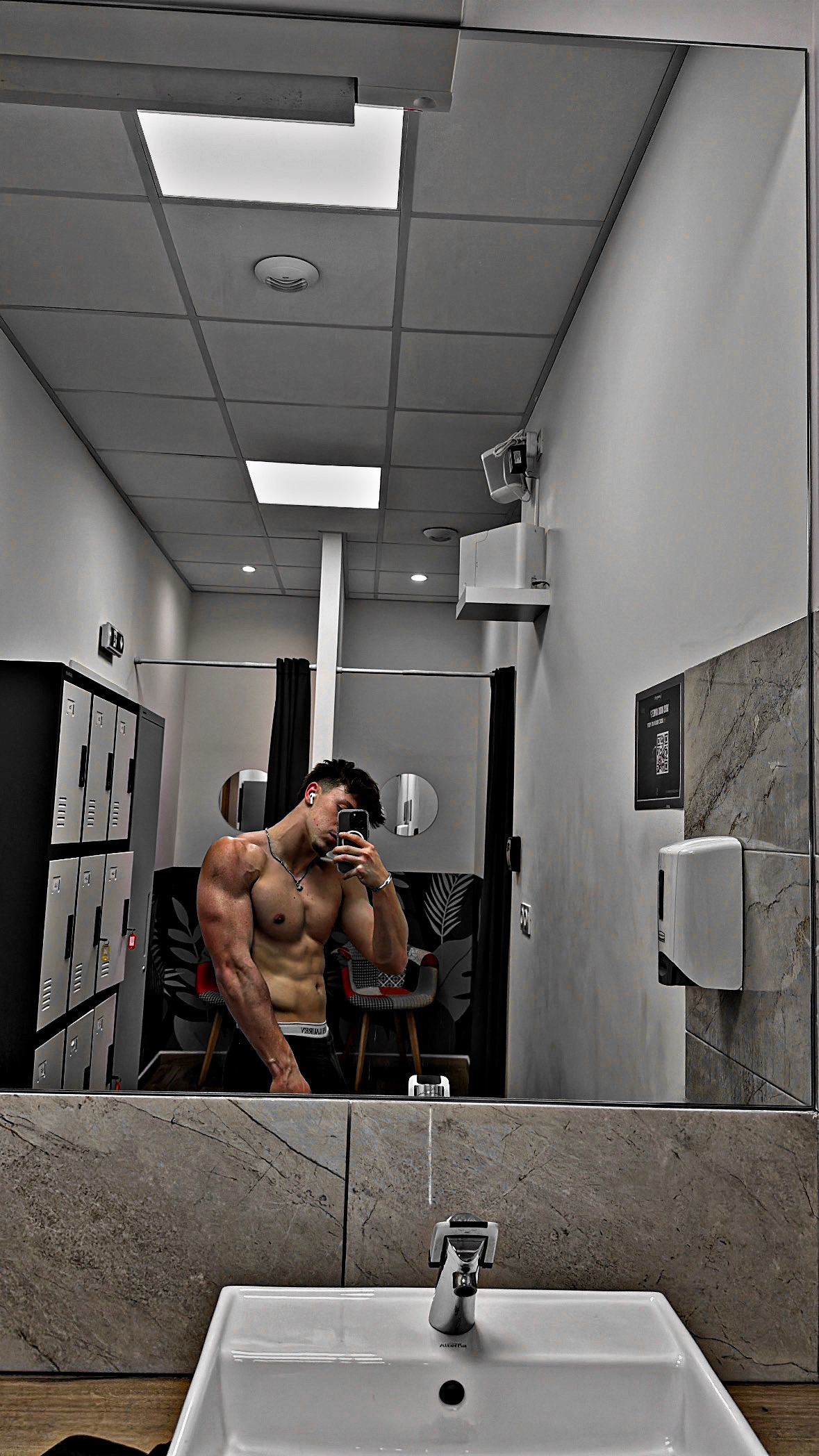 Profil de Inaki, 19 ans, Pute à Hosingen