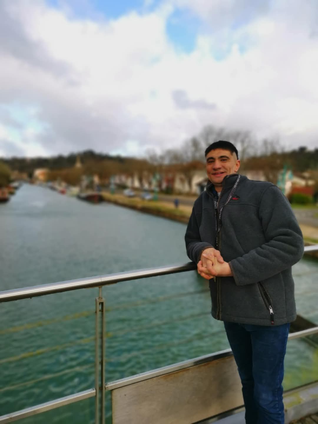 Profil de Bobby, 35 ans, Pute à Platen